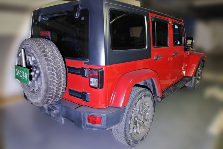 Used Jeep Wrangler 2014 2.8TD Sahara Four-Door Edition
