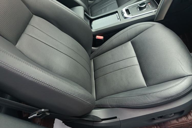 Used Land Rover Discovery Sport 2018 240 PS HSE Version
