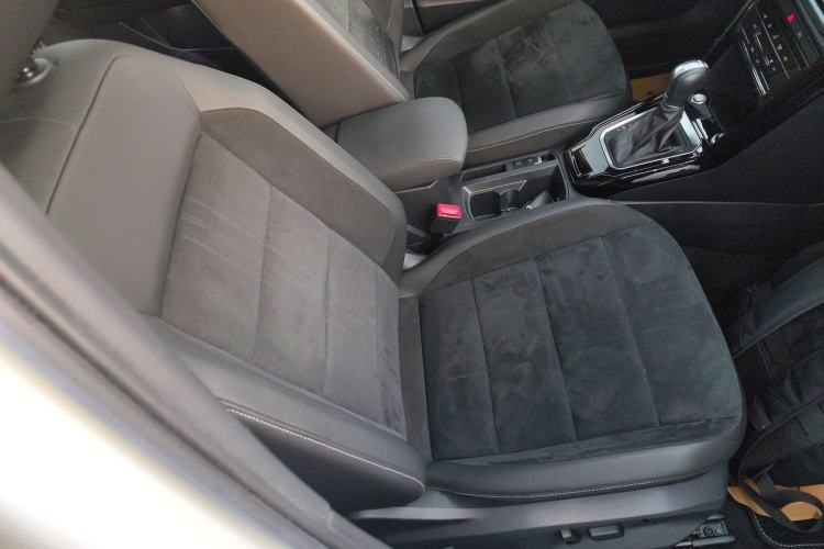 Used Volkswagen T-ROC 2020 280TSI DSG Two-Wheel-Drive Luxury Version
