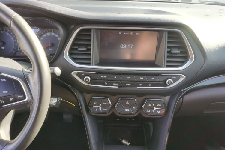 Used GAC Trumpchi GS4 2017 235T Manual Two-Wheel Drive Luxury Edition
