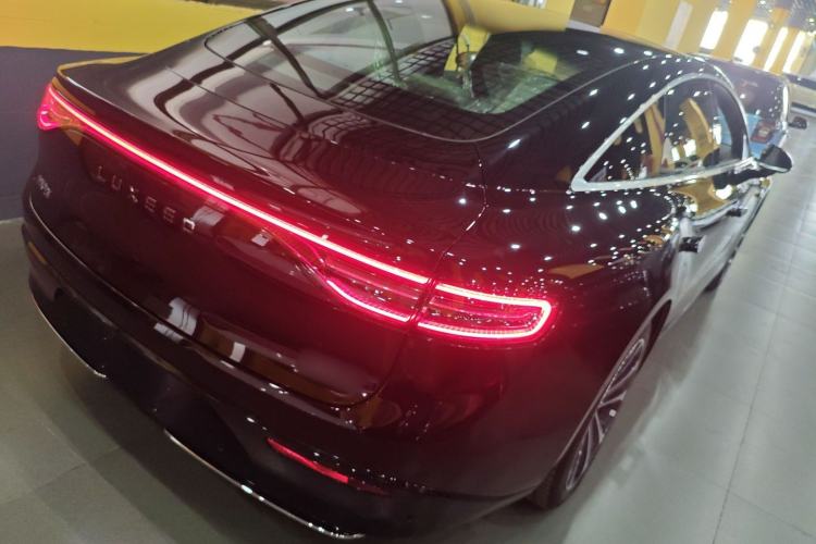 Used Hima Luxeed S7 2024 Pro Model
