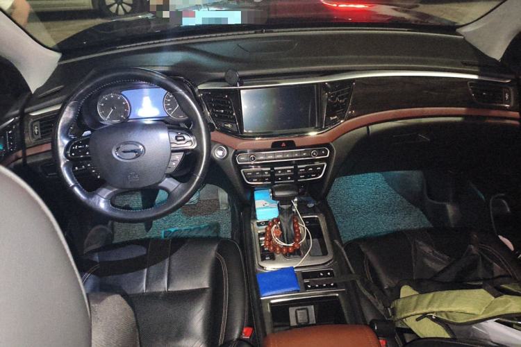 Used GAC Trumpchi GS8 2017 320T Two-Wheel Drive Luxury Smart Connectivity Version (7 Seats)
