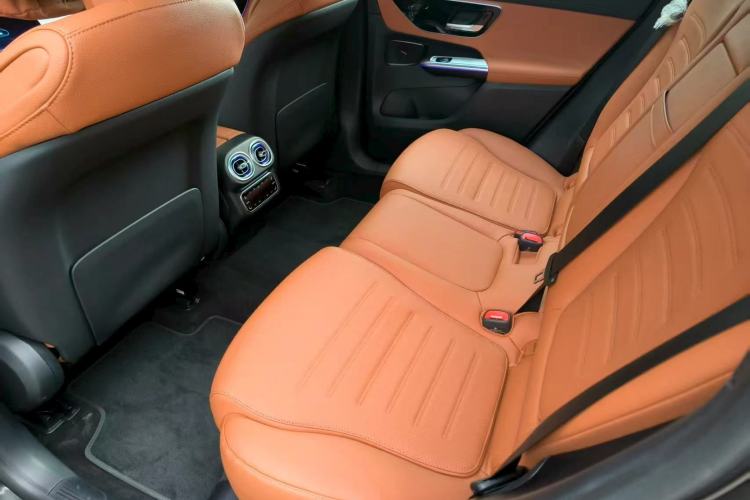 Used Mercedes-Benz GLC 2024 Facelifted GLC 260 L 4MATIC Luxury Version 5 Seats