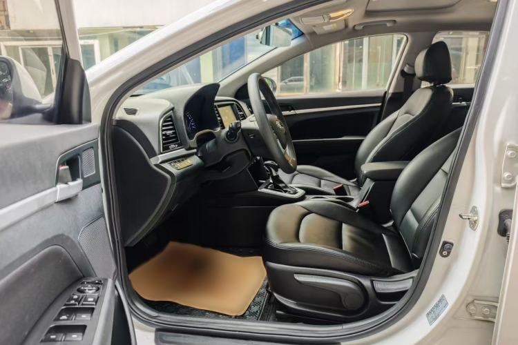 Used Hyundai Elantra 2016 1.6L Automatic ZhiXuan – Elite Version
