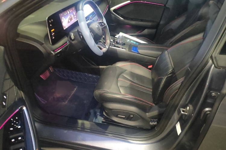 Used MG 7 2023 2.0T Automatic Hunter Luxury Edition
