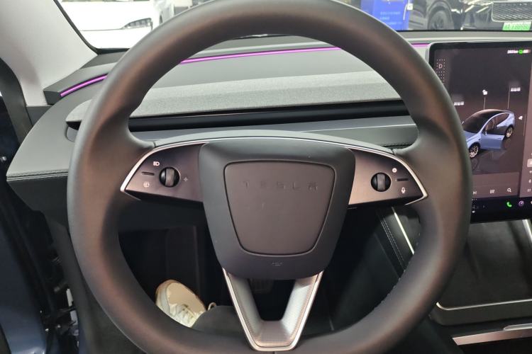 Used Tesla Model Y 2025 Rear-Wheel-Drive Version