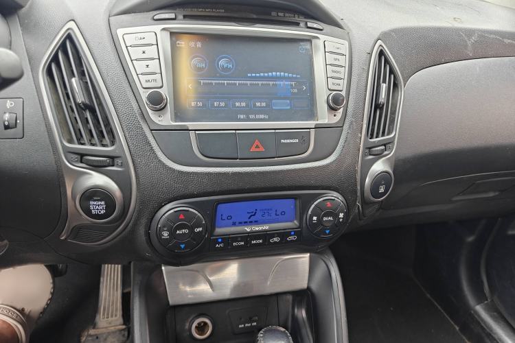Used Hyundai ix35 2013 2.0L Automatic Two-Wheel Drive Smart GLS China IV Standard
