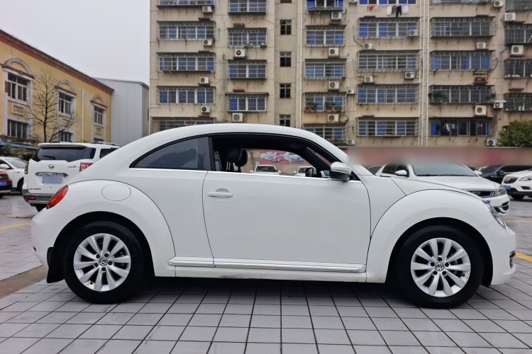 Used Volkswagen Beetle 2015 180TSI model
