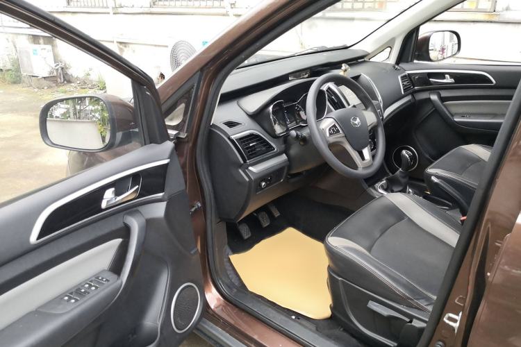 Used HYOSOW H3 2015 1.5L Manual Comfort Model
