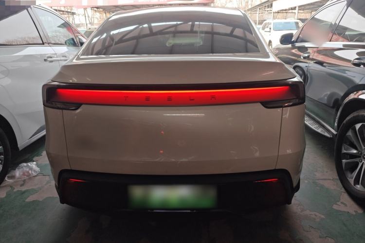 Used Tesla Model Y 2025 Rear-Wheel-Drive Version
