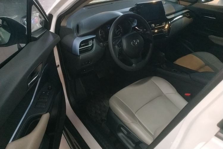 Used Toyota IZOA 2021 2.0L Enjoy Edition
