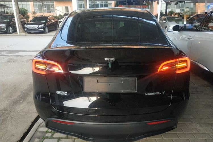 Used Tesla Model Y 2023 Rear-Wheel-Drive Version
