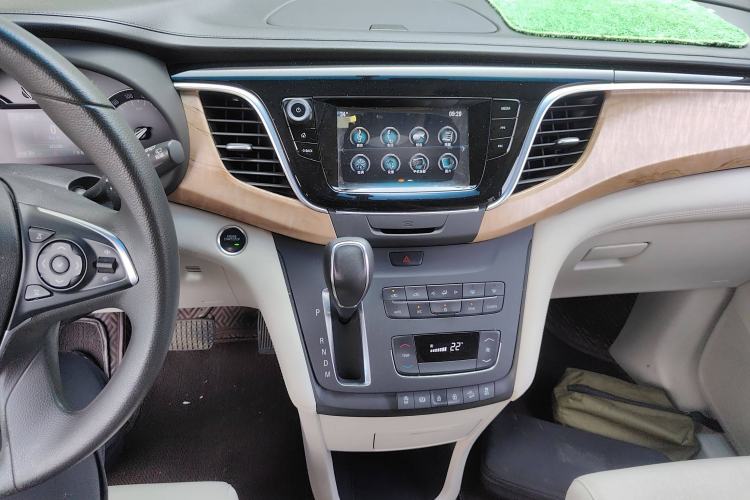 Used Buick GL8 2017 ES 28T Comfort Model China V Standard
