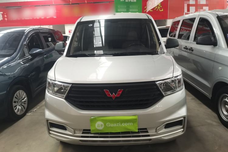 Used Wuling Hongguang V 2022 1.5L Jingqu Edition Enclosed-Window Vehicle with Hydraulic Power Steering LAR
