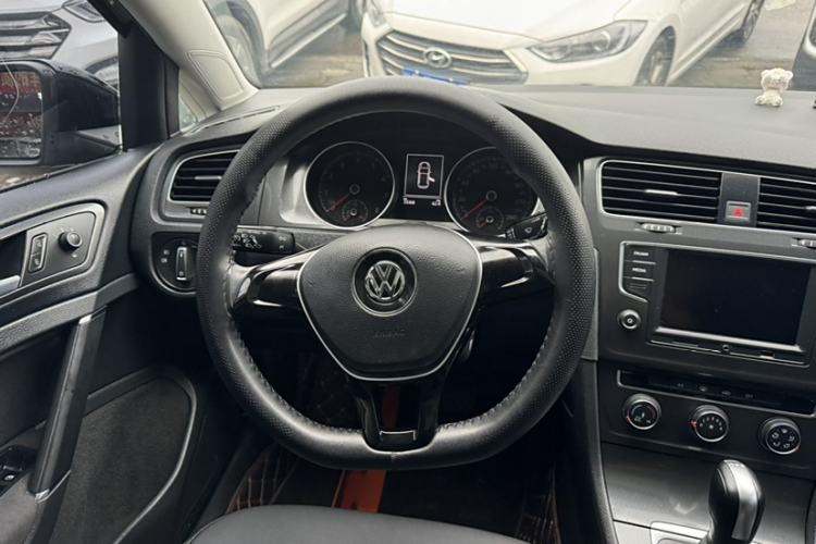 Used Volkswagen Golf 2017 230TSI Automatic Comfort Edition – Celebrating Milestone of One Million Units
