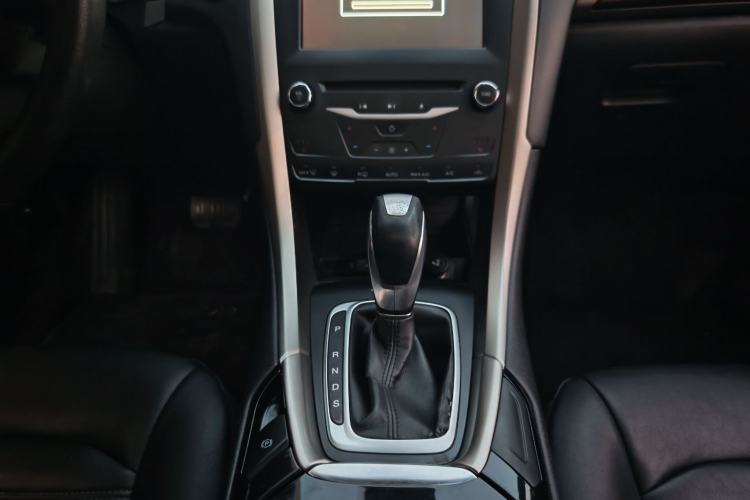 Used Ford Mondeo 2013 2.0L GTDi 200 Luxury Model
