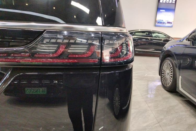 Used VOYAH Dream 2025 PHEV Four-Wheel-Drive Flagship Kunpeng Edition
