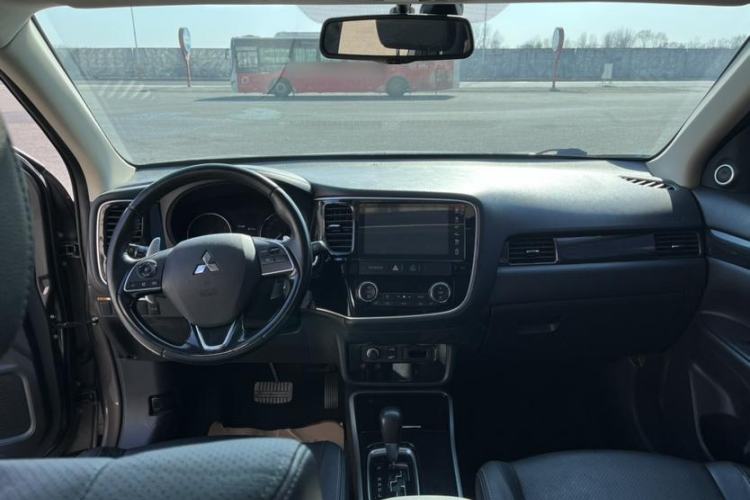 Used Mitsubishi Outlander 2018 2.4L 4x4 Elite Edition 5 Seats
