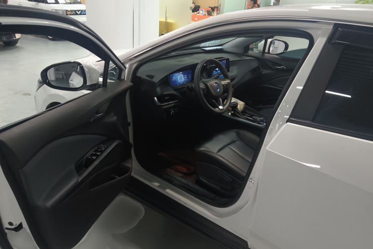 Used Buick Velite 6 2023 430km Range Commuter Version
