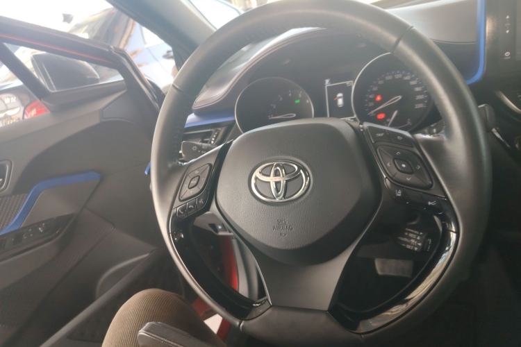 Used Toyota IZOA 2018 2.0L Yichi Version China VI Standard