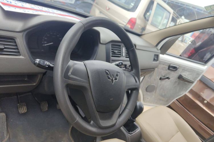 Used Wuling Rongguang 2015 1.2L S Base Model CNG
