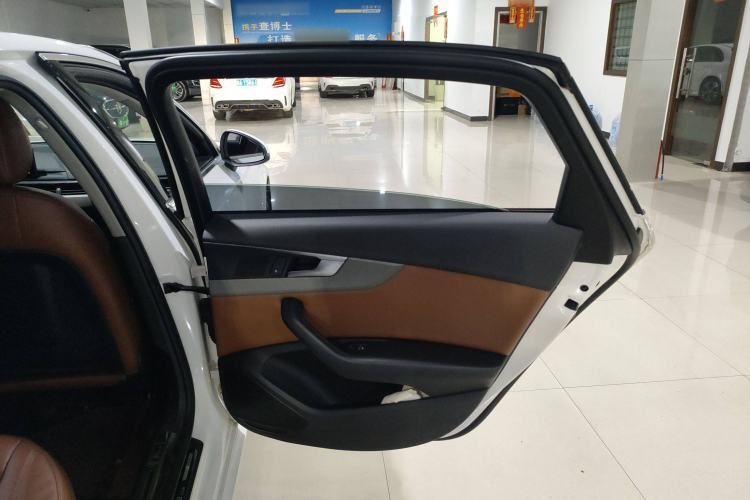 Used Audi A4L 2017 Plus 40 TFSI Ambition Model
