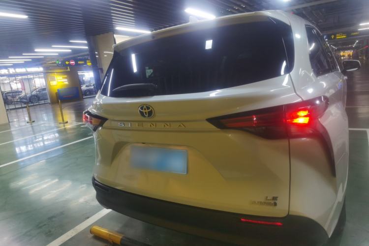 Used Toyota Sienna 2023 2.5L Hybrid Comfort Edition