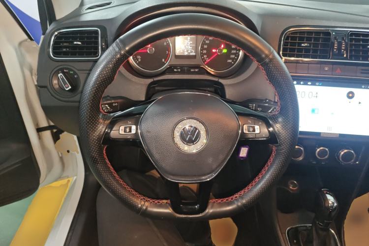 Used Volkswagen Polo 2016 1.6L Automatic Comfort Model
