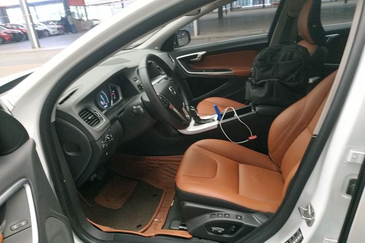 Used Volvo S60 2018 S60L T4 Smart & Ambitious Edition
