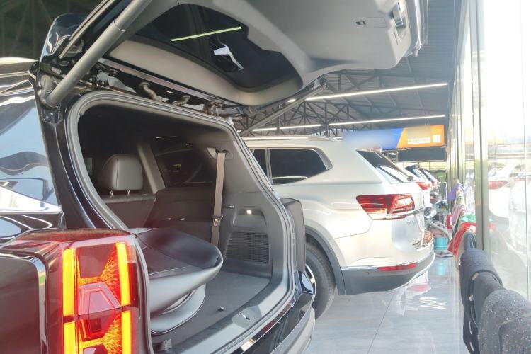 Used GAC Trumpchi GS8 2022 Linghang Series 2.0 TGDI Two-Wheel-Drive Luxury Smart Connectivity Version (7 Seats)