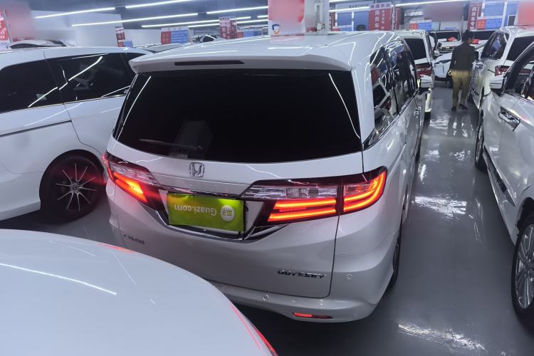 Used Honda Odyssey 2018 2.4L Deluxe Edition
