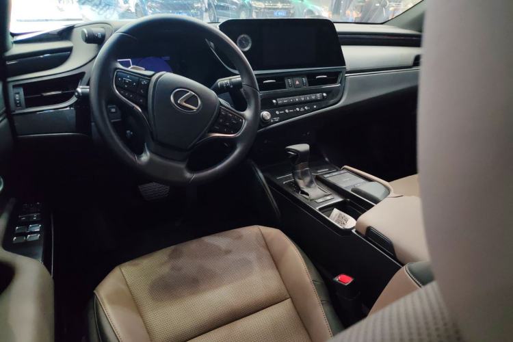 Used Lexus ES 2021 300h Excellence Edition