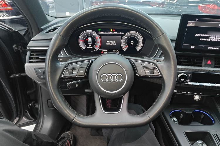 Used Audi A4L 2022 40 TFSI Luxury Dynamic Model

