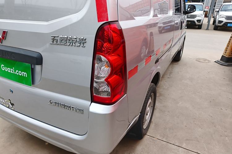 Used Wuling Rongguang 2021 1.5L Extended Basic Window-Sealed 5-Seat L3C Car
