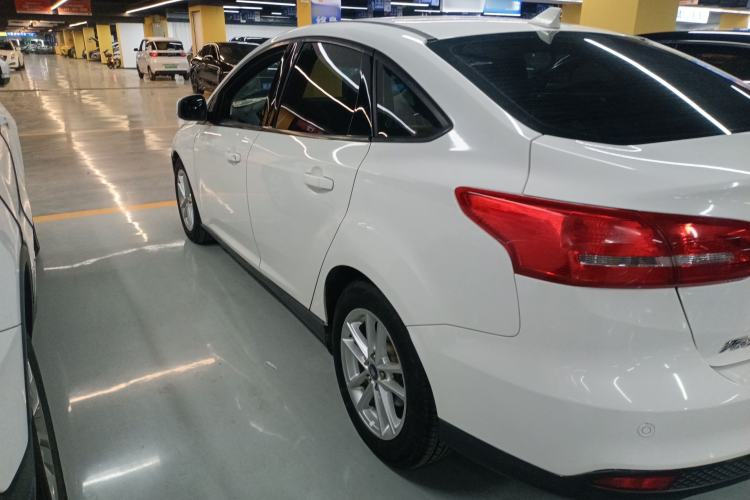 Used Ford Focus 2017 Sedan EcoBoost 125 Automatic Supreme Style SmartDrive Edition
