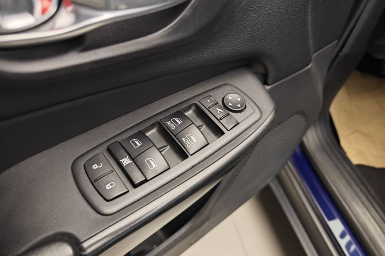 Used  Cherokee 2016 2.4L Leading Edition