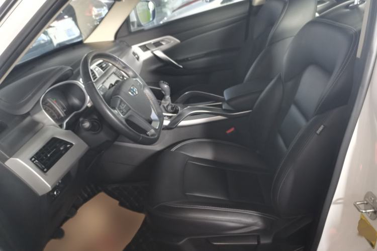 Used Geely Auto Emgrand X7 Sport 2016 2.0L Manual Smart Connect Version