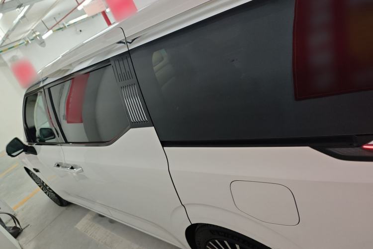 Used Zeekr 009 2024 7-Seater Walk-through Version 4WD 140 kWh
