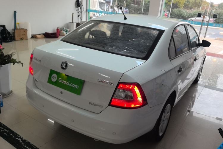 Used Skoda Rapid 2016 1.6L Automatic Front-Wheel Drive Model