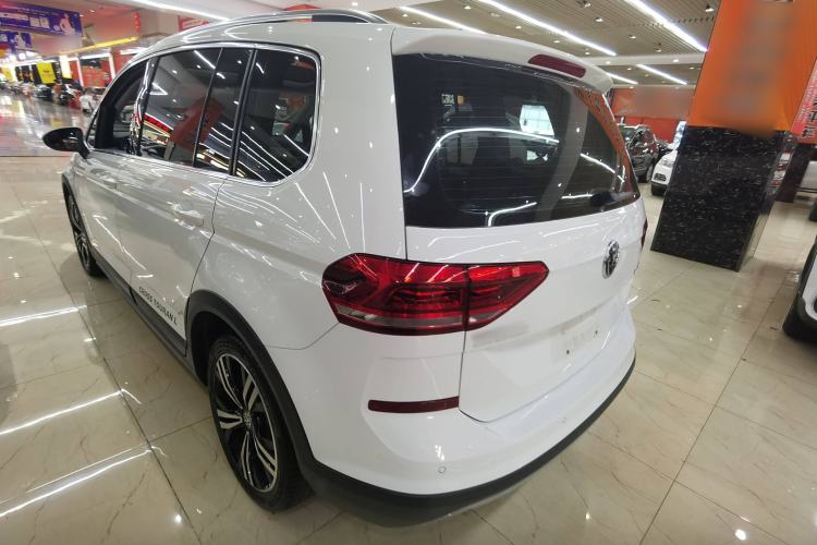 Used Volkswagen Touran 2018 Volkswagen Touran L 280TSI DSG Boundary Edition 7 Seats China VI Standard
