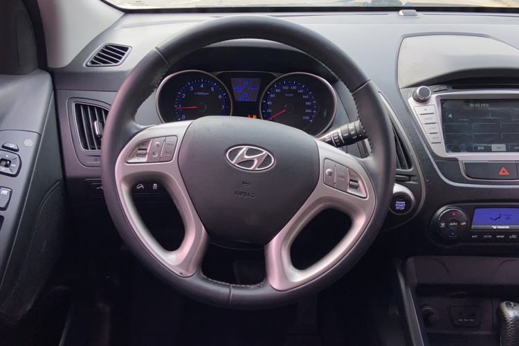 Used Hyundai ix35 2015 2.0L Automatic 2WD Smart Type China IV