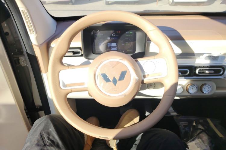 Used Wuling Hongguang MINIEV 2024 3rd Generation 215km Youth Edition
