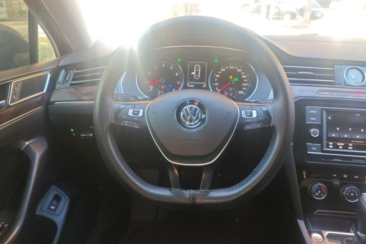 Used Volkswagen Magotan 2019 330TSI DSG Leading Model China VI Standard
