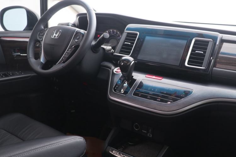 Used Honda Elysion 2016 2.4L Luxury Edition
