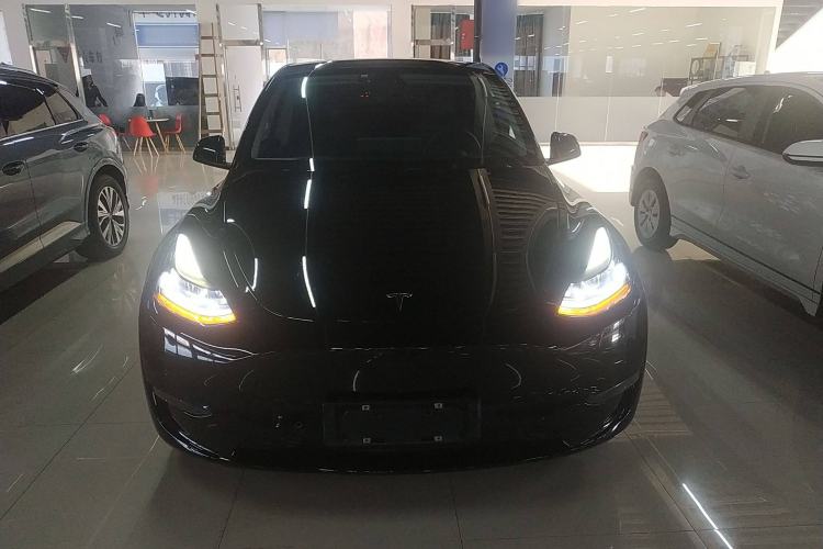 Used Tesla Model Y 2021 Long-Range All-Wheel-Drive Version 3D7
