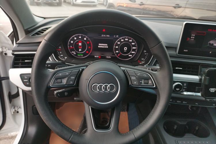 Used Audi A4L 2018 30th Anniversary Edition 40 TFSI Fashion Model
