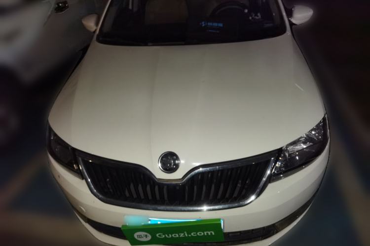 Used Skoda Rapid 2013 1.6L Automatic Smart Selection Model
