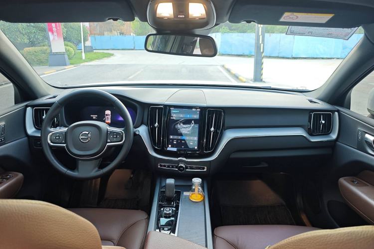 Used Volvo XC60 2022 B5 4x4 Zhiyi Luxury Edition