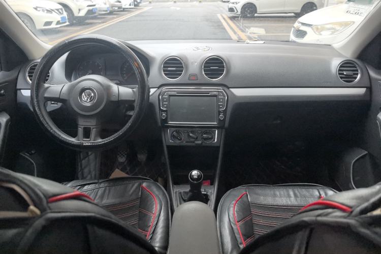 Used Volkswagen Jetta 2015 Zhihui Edition 1.4L Manual Comfort Model
