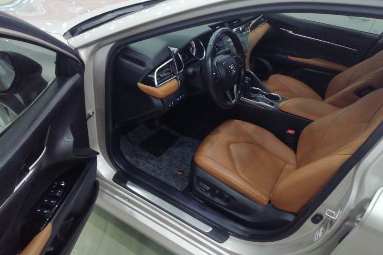 Used Toyota Camry 2019 Revised Version 2.0G Luxury Edition